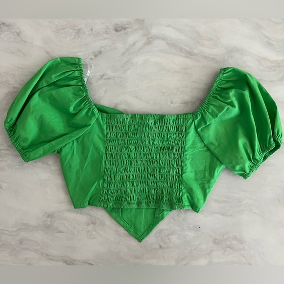 Green crop top with puff sleeves Size S - Picture 2 of 3